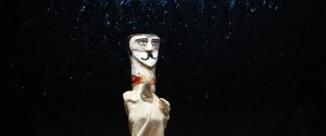 Benedito Bacurau da no Oco da no Pau da Silva Babau da Serra do Berdoega Enverga Mas não Quebra Esticou Enrolou Abraçou Beijou Xi Pou... (boneco de Carlos Babau)